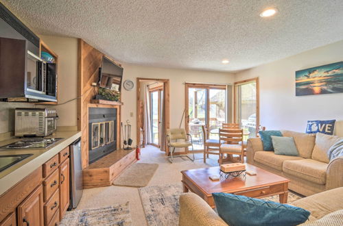 Photo 16 - Sunny Mountain Condo w/ Grill, Walk to Golf + Ski