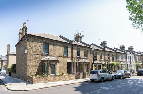 Photo 25 - Picturesque house with patio