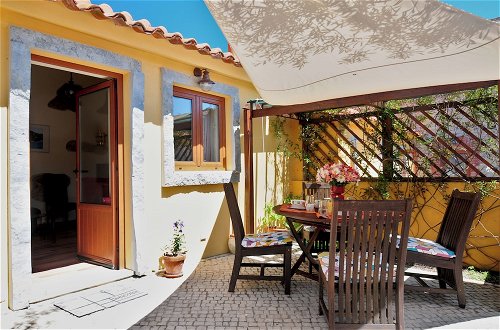 Photo 5 - Charming Cottage With 2 Bedrooms in a Seaside Village