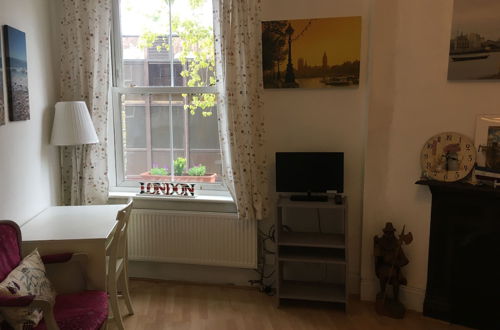 Photo 2 - London Bridge - Entire 2 Bedroom Apart