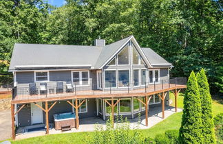 Foto 1 - Blue Ridge Main House by Avantstay Incredible Views, Hot Tub & Large Yard