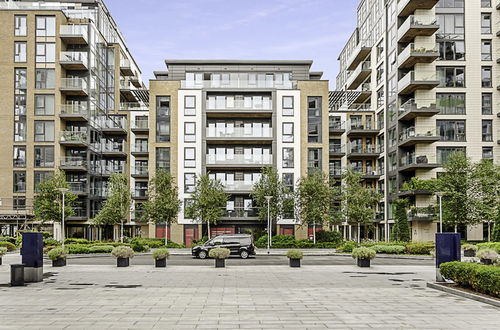 Photo 24 - Stylish Flat In Battersea Reach