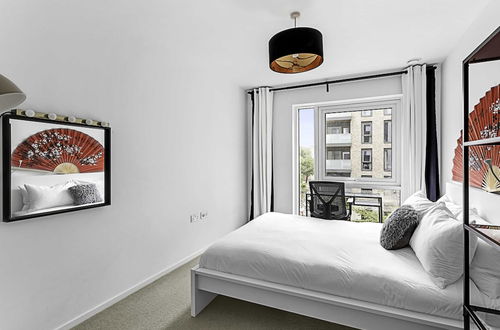 Photo 1 - Stylish Flat In Battersea Reach