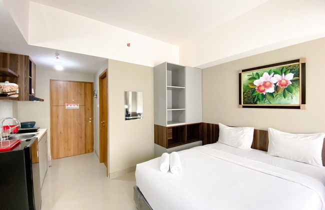 Cozy Stay Studio Apartment at LRT City Jatibening - Photo 10