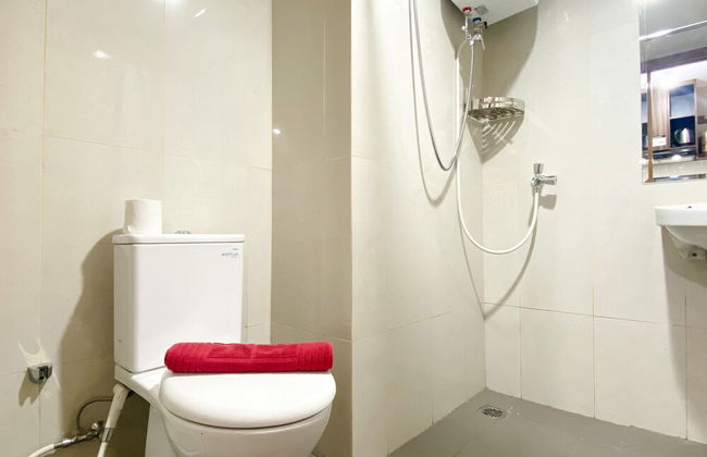 Cozy Stay Studio Apartment at LRT City Jatibening - Photo 15