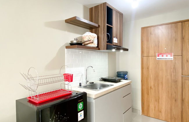 Cozy Stay Studio Apartment at LRT City Jatibening - Photo 6
