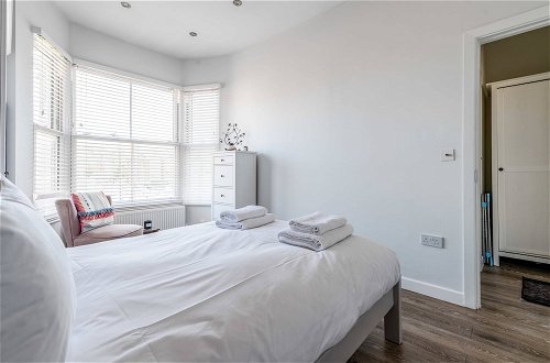 Foto 6 - Chic and Cheerful Flat in Willesden Green