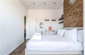 Photo 1 - Chic and Cheerful Flat in Willesden Green
