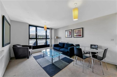Photo 7 - Comfycozy Luxury Apartment Canning Town