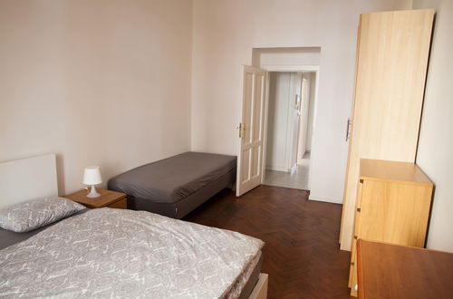 Photo 2 - Spacious 2 Bedroom Apartment With Nice Terrace