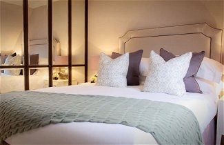 Photo 2 - Beautiful 4-bed Flat in Mayfair