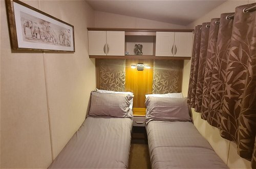 Photo 5 - Captivating 3-bed Caravan at Golden Palm Skegness