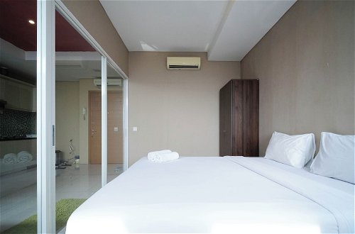 Foto 5 - Spacious And Comfy 1Br Apartment Connected To Mall At Aryaduta Residence