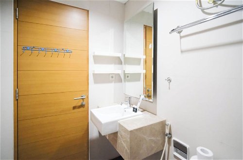 Photo 20 - Spacious And Comfy 1Br Apartment Connected To Mall At Aryaduta Residence