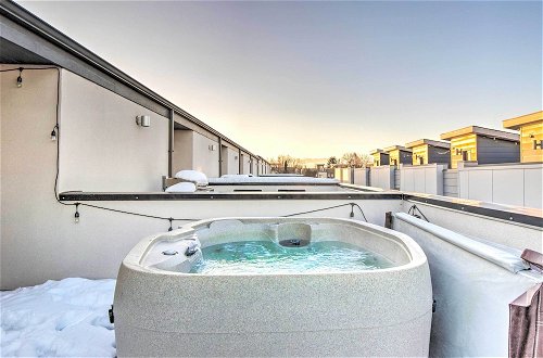 Photo 23 - Luxe Denver Townhome: Hot Tub + City Views