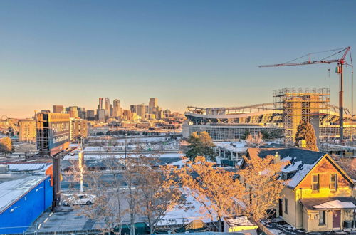 Photo 10 - Luxe Denver Townhome: Hot Tub + City Views