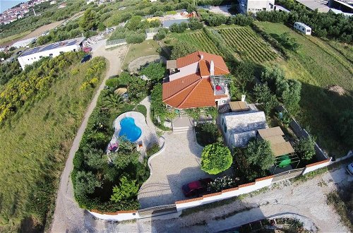 Photo 34 - Villa Belezza With Pool, Split - Kastel Gomilica