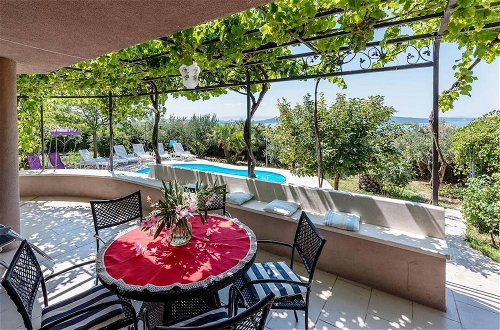 Foto 37 - Villa Belezza With Pool, Split - Kastel Gomilica
