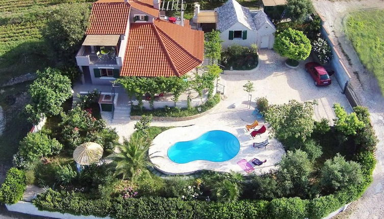Foto 1 - Villa Belezza With Pool, Split - Kastel Gomilica