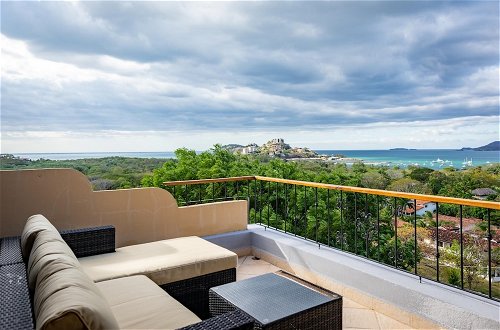 Photo 15 - Modern, Immaculate Unit in Flamingo With Spectacular Ocean Views