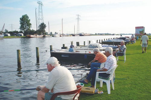 Foto 39 - Holiday Home With Jetty Near Sneekermeer