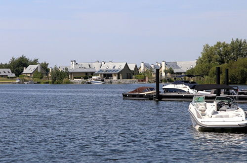 Photo 8 - Modern Lodge on the Water in a National Park