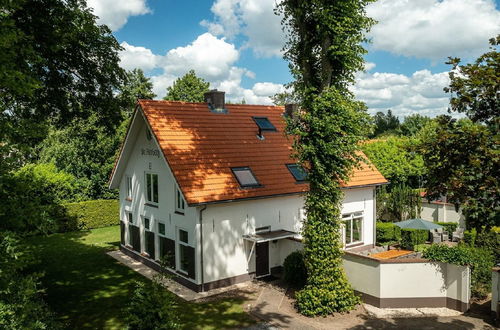 Photo 23 - Tasteful Holiday Home With Spacious Garden