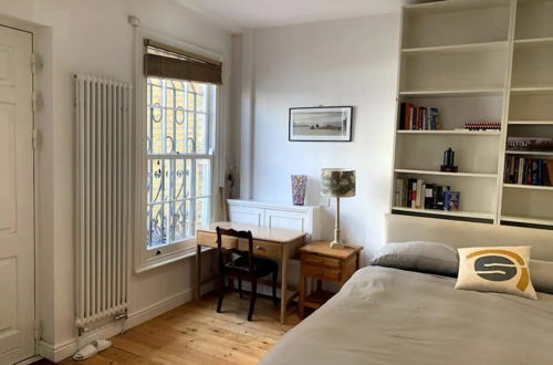 Photo 1 - Bright & Inviting 2BD Studio - Hoxton