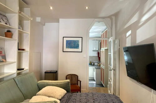 Photo 3 - Bright & Inviting 2BD Studio - Hoxton