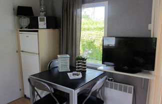 Photo 2 - Captivating Chalet with Microwave near Wadden Sea