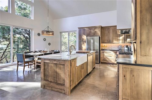 Photo 21 - Modern Pine Mountain Chalet w/ Chef's Kitchen