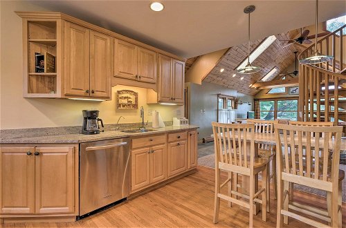 Foto 29 - Beautiful Lakeside Milford Family Home & Deck