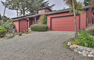 Photo 3 - Oceanfront Point Arena House w/ Lovely Deck