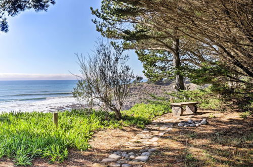 Photo 7 - Oceanfront Point Arena House w/ Lovely Deck