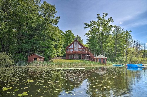 Foto 41 - Cabin on Lake w/ 63 Acres & Trails + Guest House