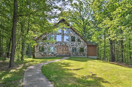 Foto 40 - Cabin on Lake w/ 63 Acres & Trails + Guest House