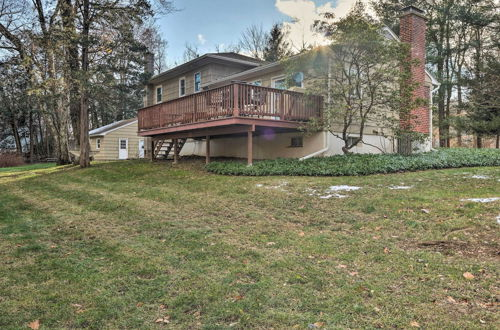 Photo 4 - Family-friendly Woodbury Home With Yard + Deck
