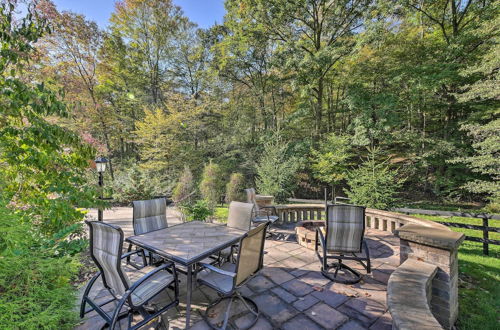 Photo 11 - Rustic Dundee Log Cabin w/ Hot Tub & Forest Views