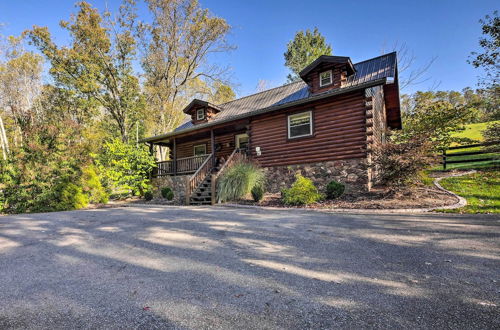 Photo 7 - Rustic Dundee Log Cabin w/ Hot Tub & Forest Views