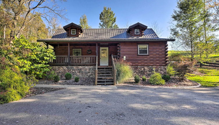 Foto 1 - Rustic Dundee Log Cabin w/ Hot Tub & Forest Views