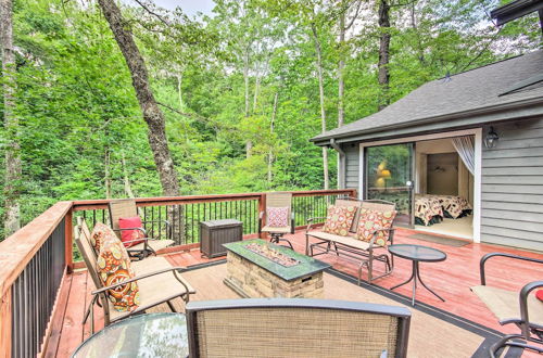 Photo 3 - Lake Toxaway Cabin W/fire Pit - 1Mi to Marina