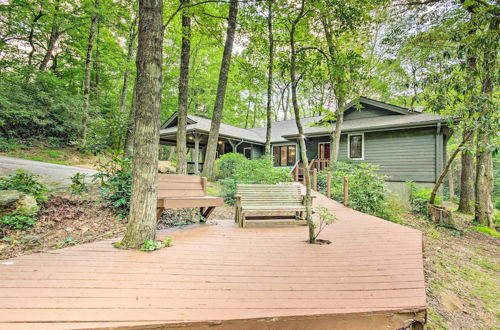 Foto 33 - Lake Toxaway Cabin W/fire Pit - 1Mi to Marina