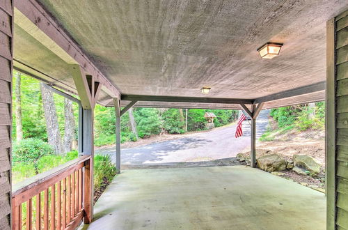 Photo 13 - Lake Toxaway Cabin W/fire Pit - 1Mi to Marina