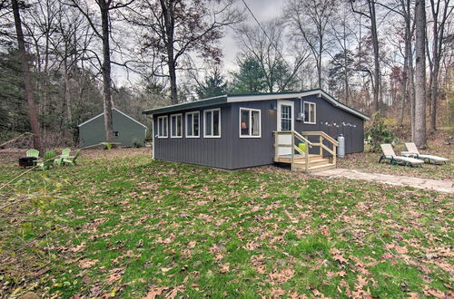 Foto 6 - Creekside Stoney Cabin w/ 180 Ft of River Frontage