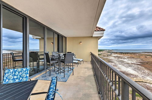 Photo 13 - Beachfront Dauphin Island Condo: Pool Access