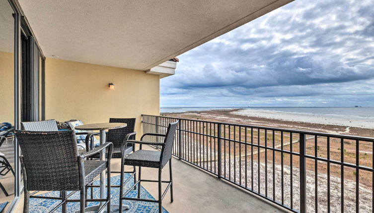 Foto 1 - Beachfront Dauphin Island Condo: Pool Access