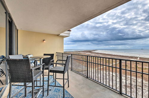 Foto 1 - Beachfront Dauphin Island Condo: Pool Access