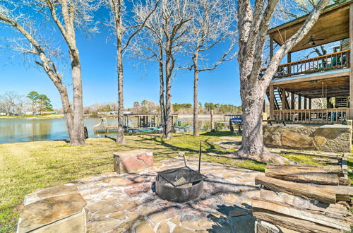 Foto 31 - Family Home w/ Boat Dock, Fire Pit + Balcony