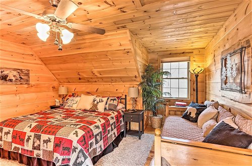 Foto 30 - Blue Ridge Mtns Cabin w/ Deck & Game Room