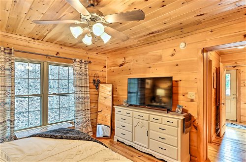 Foto 27 - Blue Ridge Mtns Cabin w/ Deck & Game Room